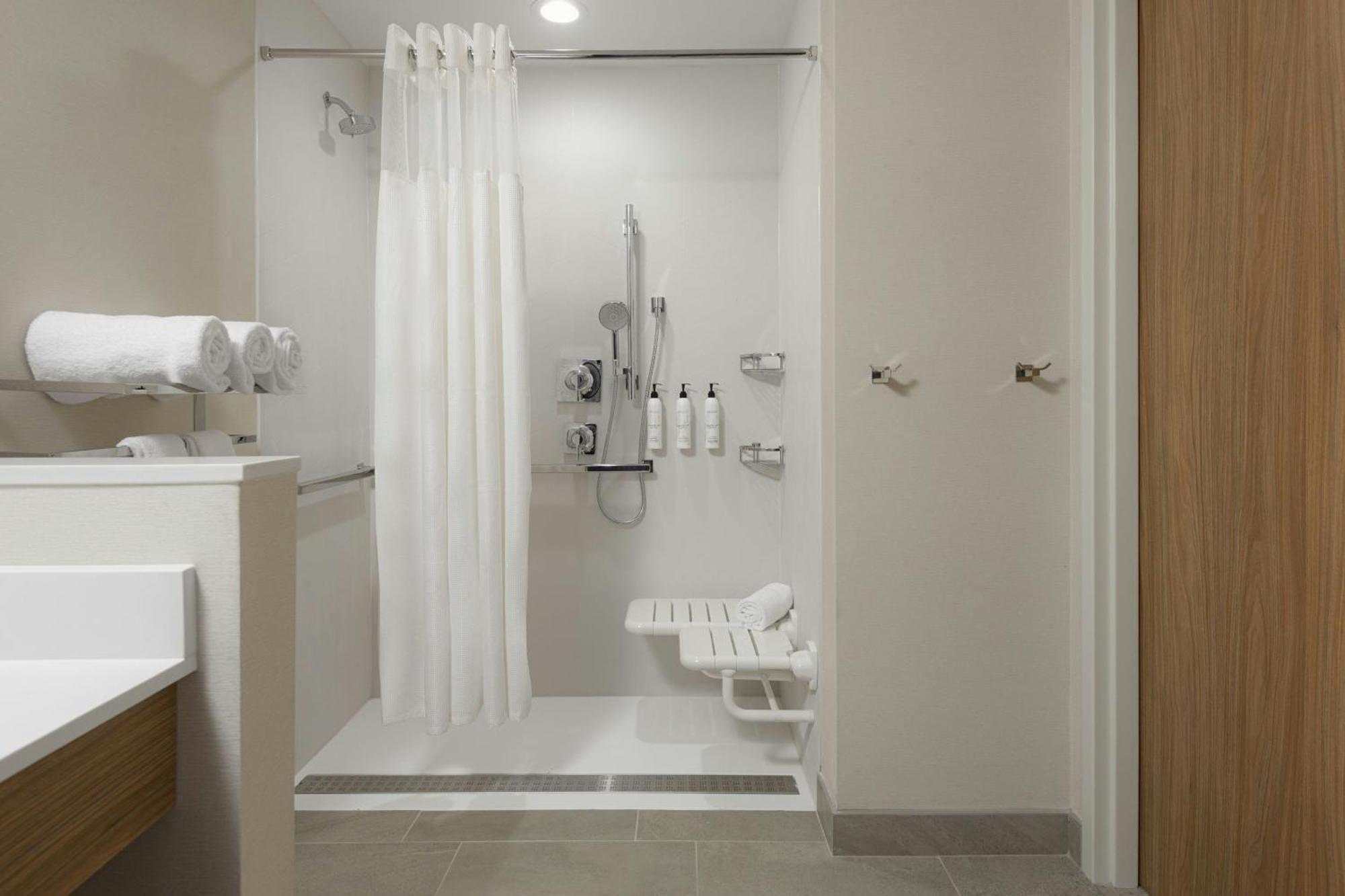 Fairfield By Marriott Inn & Suites Cincinnati Oakley エクステリア 写真